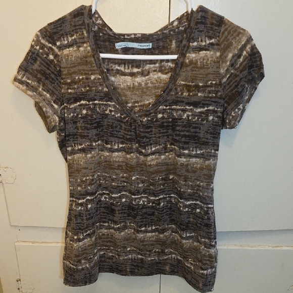 Maurices Brown & Tan V-Neck T-Shirt, Size Large - Picture 1 of 4